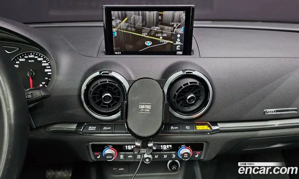 Audi A3 2018 2.0 Автомат в Москве № 163152, фото 14