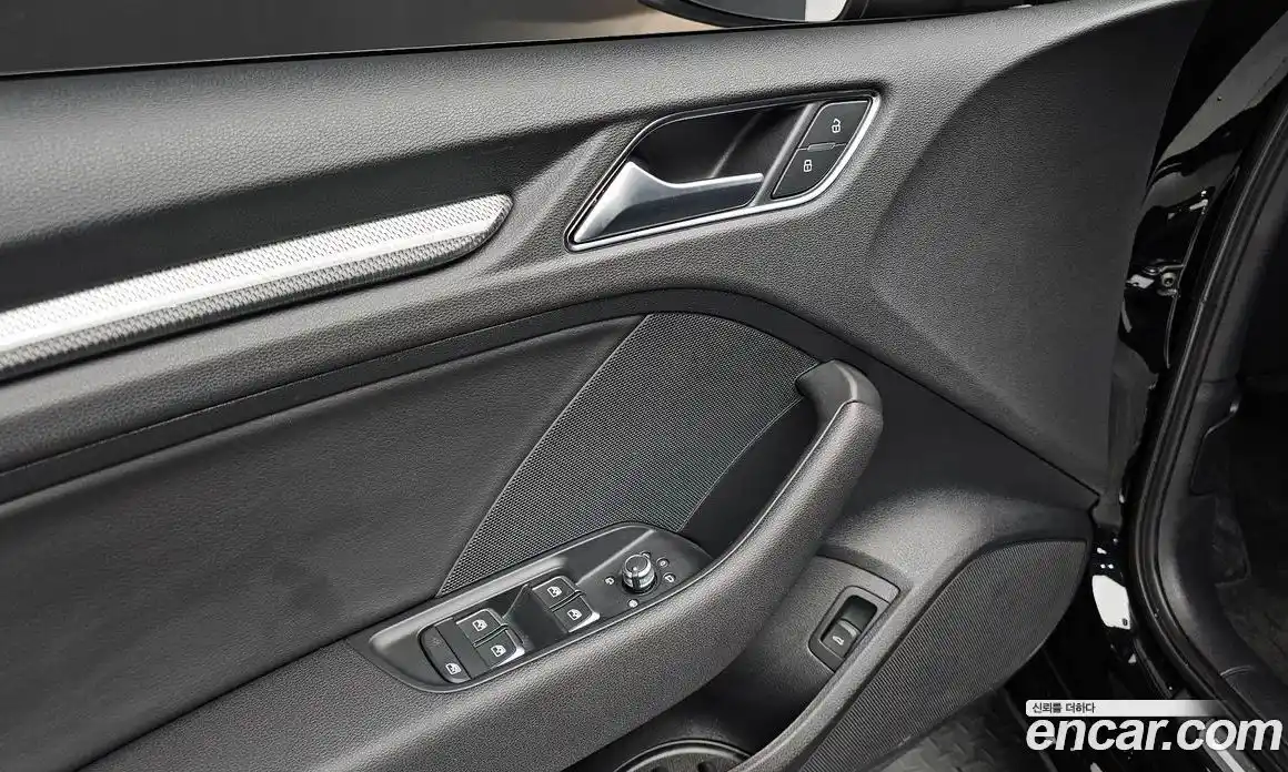 Audi A3 2018 2.0 Автомат в Москве № 163152, фото 17