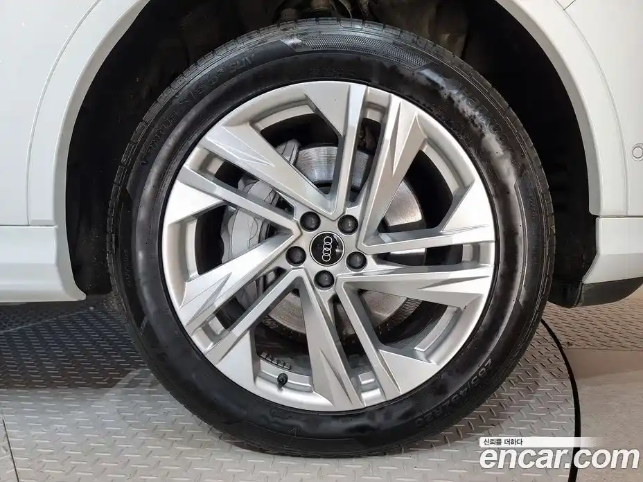 Audi Q7 2022 3.0 Автомат в Москве № 164121, фото 5