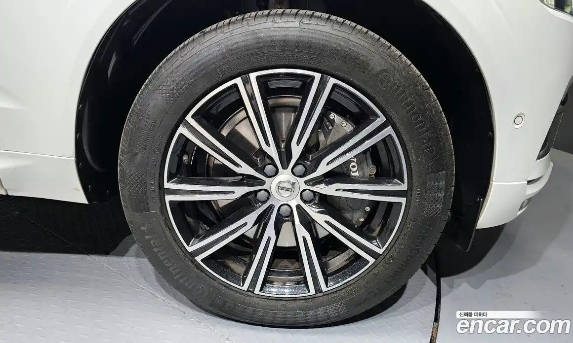 Volvo XC60 2020 2.0 Автомат в Москве № 164348, фото 7