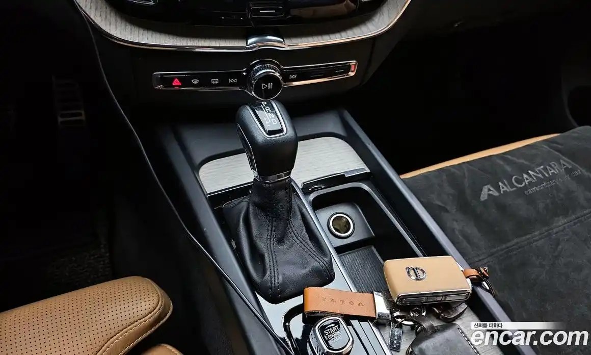 Volvo XC60 2020 2.0 Автомат в Москве № 164348, фото 8