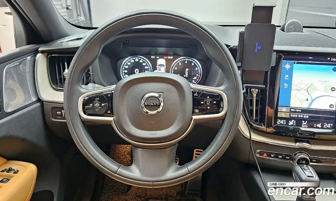 Volvo XC60 2020 2.0 Автомат в Москве № 164348, фото 9