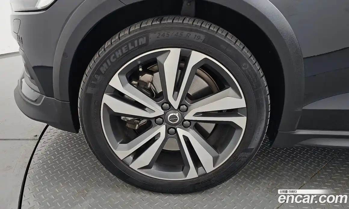 Volvo V60 2021 2.0 Автомат в Москве № 164352, фото 19