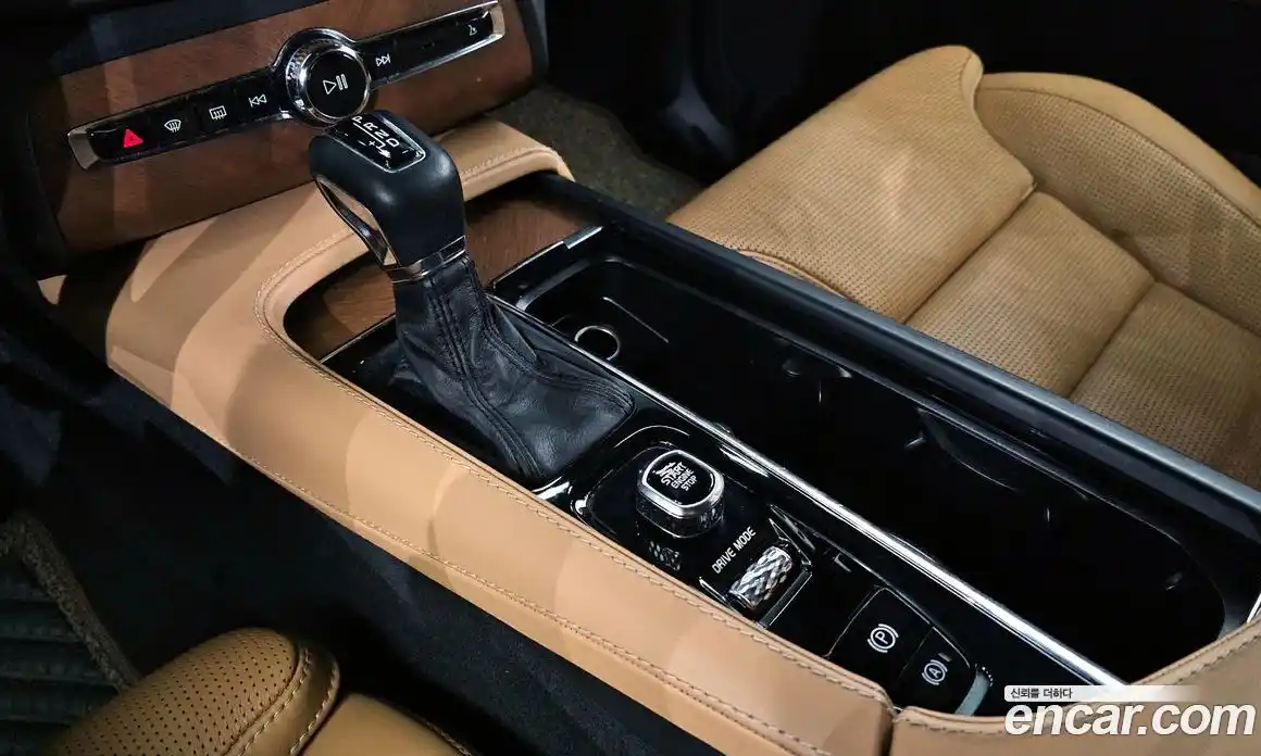 Volvo XC90 2018 2.0 Автомат в Москве № 164714, фото 15