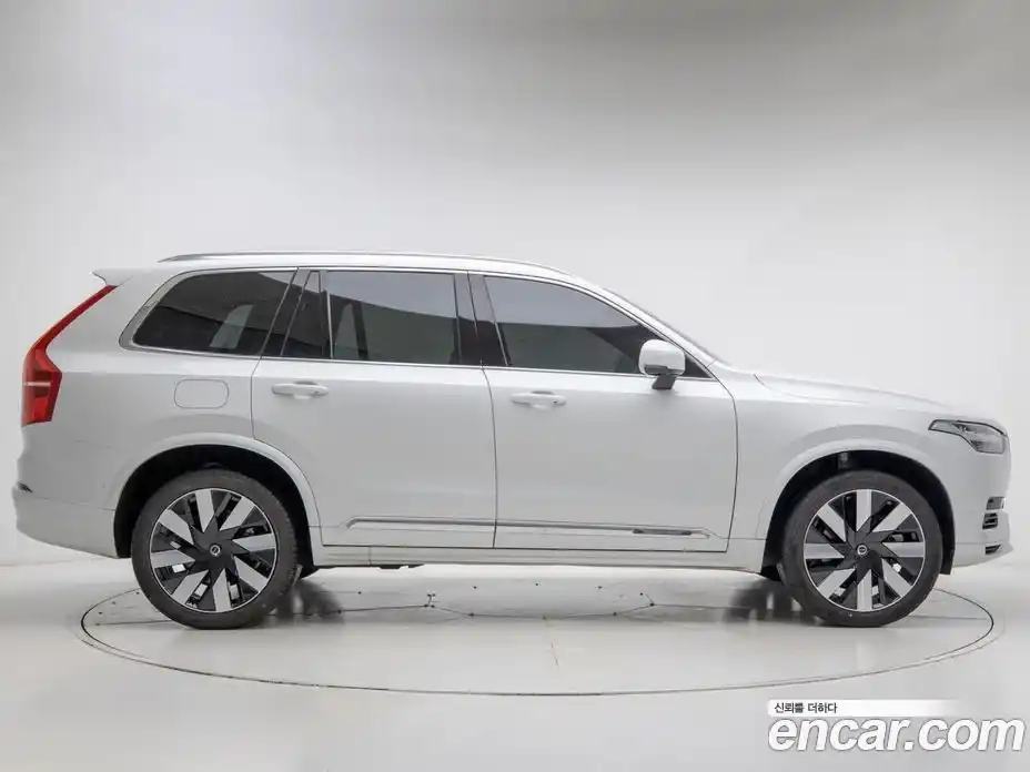 Volvo XC90 2024 2.0 Автомат в Москве № 164746, фото 3