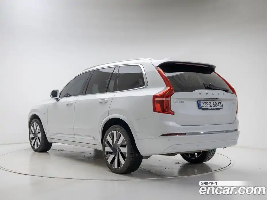 Volvo XC90 2024 2.0 Автомат в Москве № 164746, фото 4