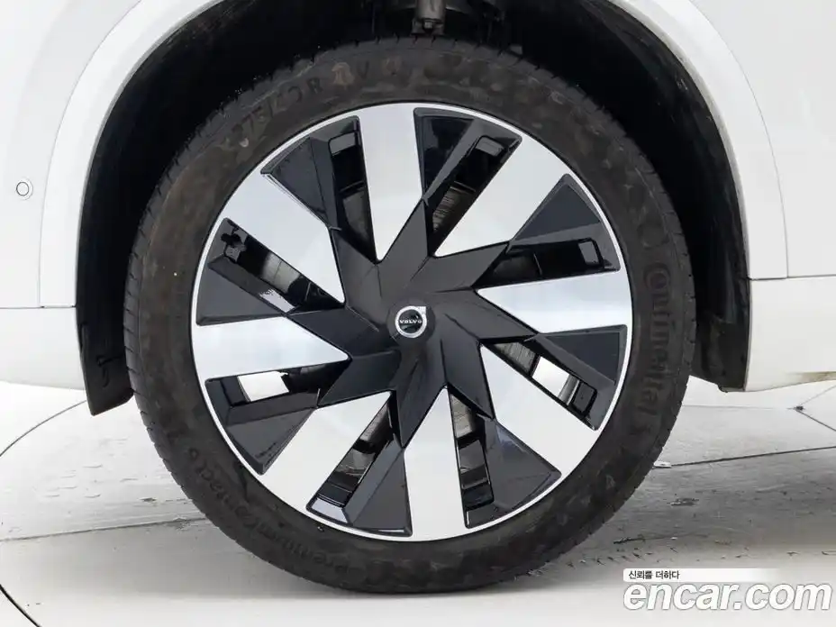 Volvo XC90 2024 2.0 Автомат в Москве № 164746, фото 5