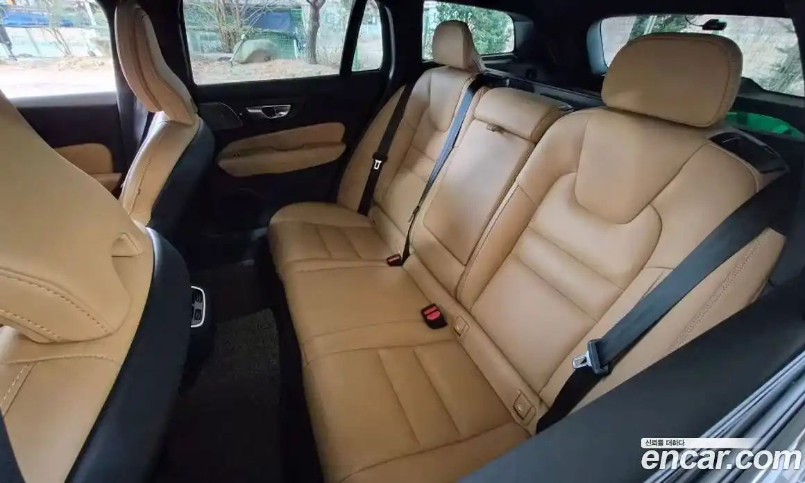 Volvo V60 2024 2.0 Автомат в Москве № 164778, фото 12