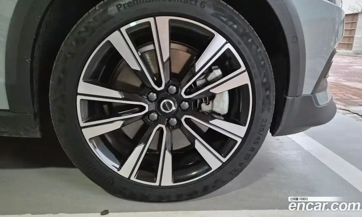 Volvo V60 2024 2.0 Автомат в Москве № 164778, фото 17