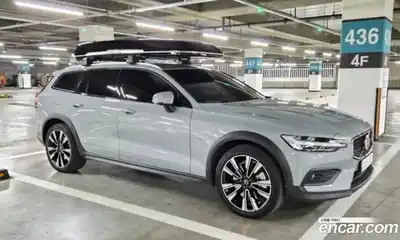 Volvo V60 2024 2.0 Автомат в Москве № 164778, миниатюра 2