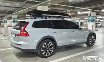 Volvo V60 2024 2.0 Автомат в Москве № 164778, миниатюра 3