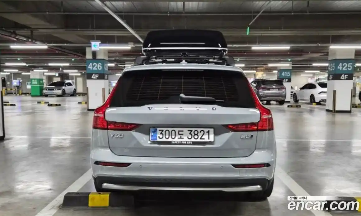 Volvo V60 2024 2.0 Автомат в Москве № 164778, фото 4