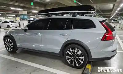 Volvo V60 2024 2.0 Автомат в Москве № 164778, миниатюра 5