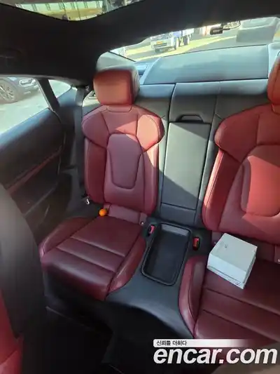 Porsche Taycan 2023 1.0 Автомат в Москве № 165201, миниатюра 12