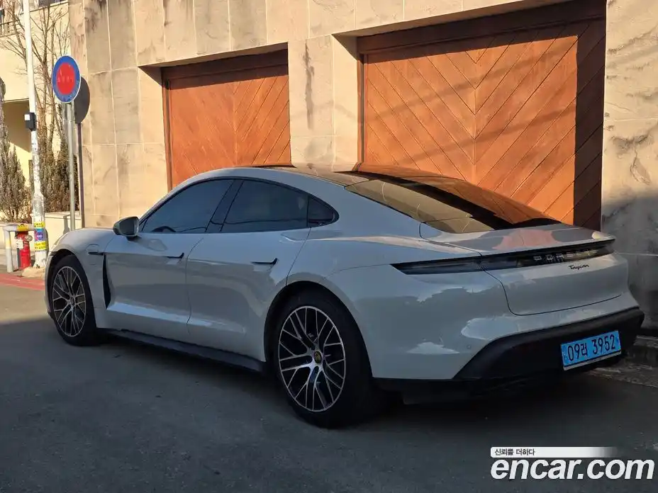 Porsche Taycan 2023 1.0 Автомат в Москве № 165201, фото 16