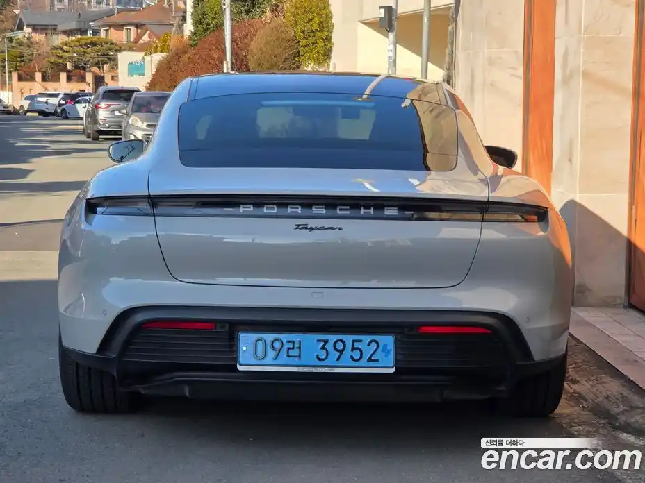 Porsche Taycan 2023 1.0 Автомат в Москве № 165201, фото 7