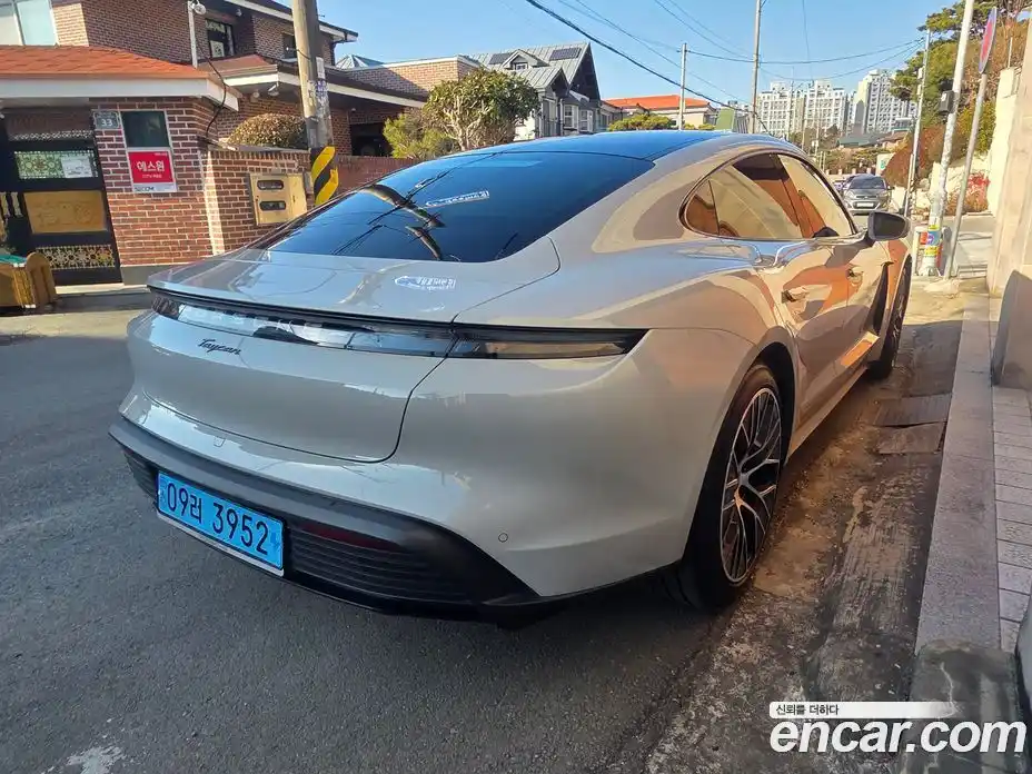 Porsche Taycan 2023 1.0 Автомат в Москве № 165201, фото 10