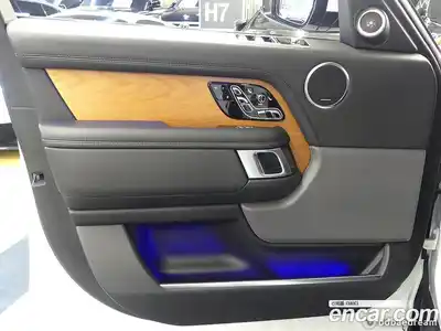 Land Rover Range-Rover 2020 5.0 Автомат в Москве № 166752, миниатюра 11