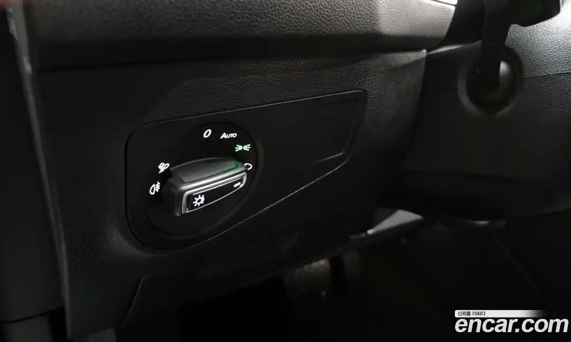 Volkswagen Tiguan 2023 2.0 Автомат в Москве № 168527, фото 11