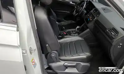 Volkswagen Tiguan 2023 2.0 Автомат в Москве № 168527, миниатюра 7