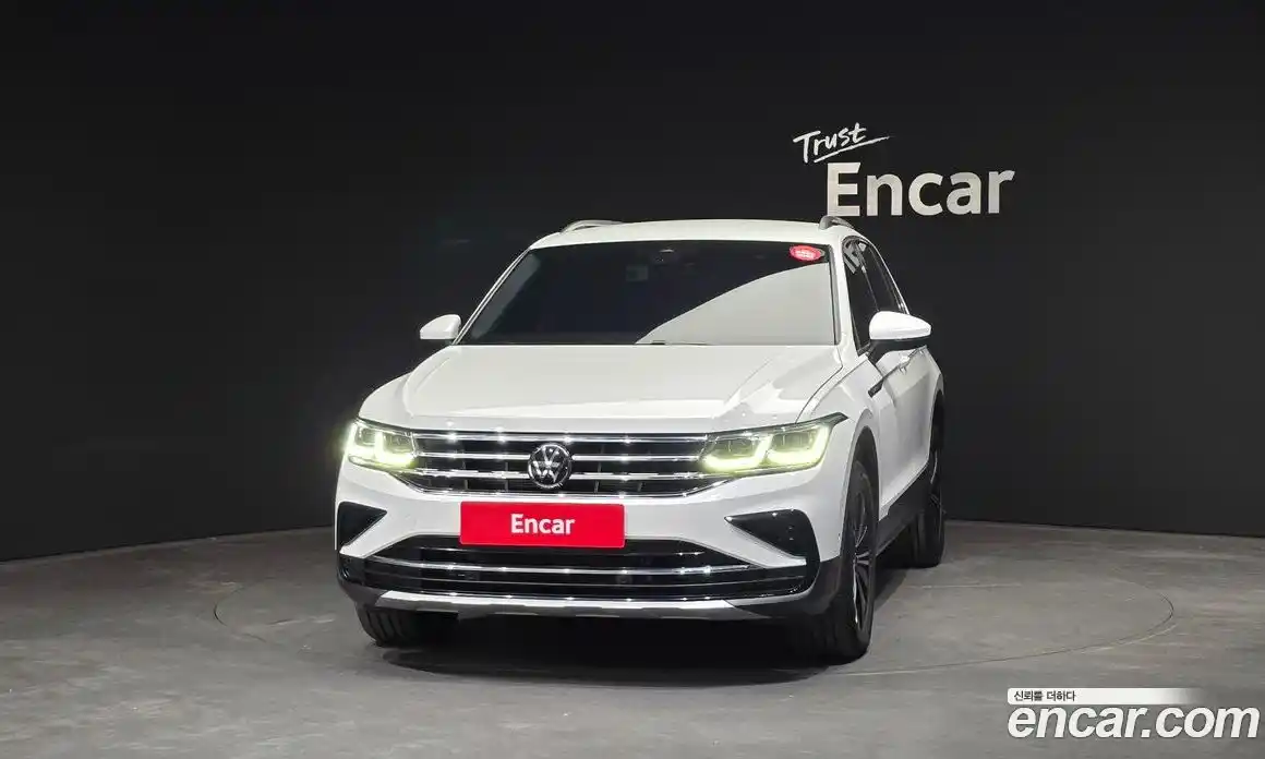 Volkswagen Tiguan 2023 2.0 Автомат в Москве № 168527, фото 9