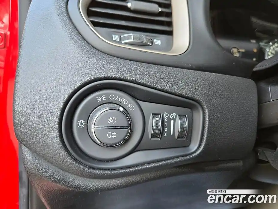 Jeep Renegade 2015 2.0 Автомат в Москве № 170031, фото 13