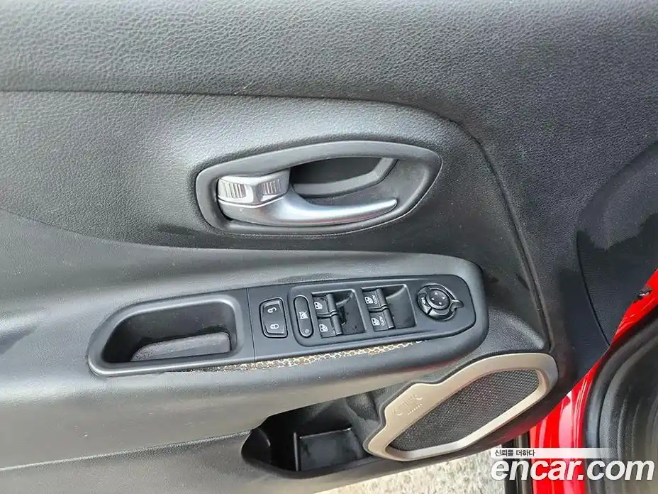 Jeep Renegade 2015 2.0 Автомат в Москве № 170031, фото 16