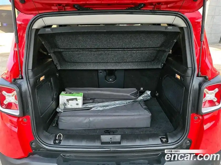 Jeep Renegade 2015 2.0 Автомат в Москве № 170031, фото 17