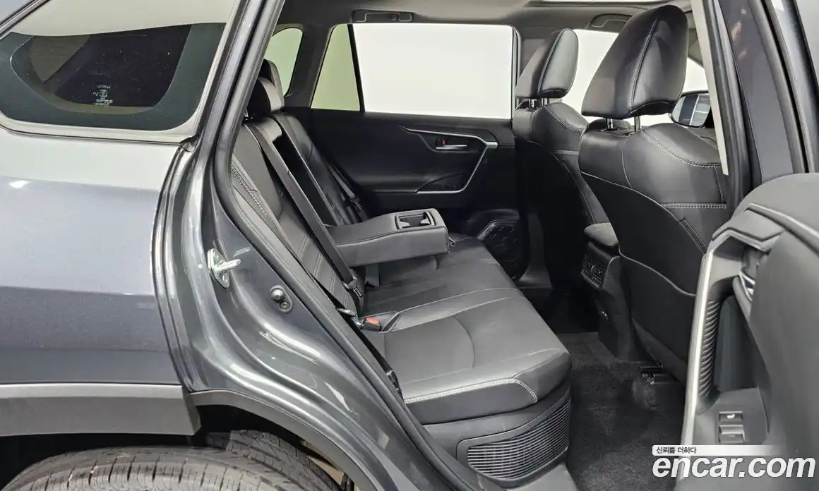 Toyota RAV4 2023 2.5 Автомат в Москве № 170218, фото 14