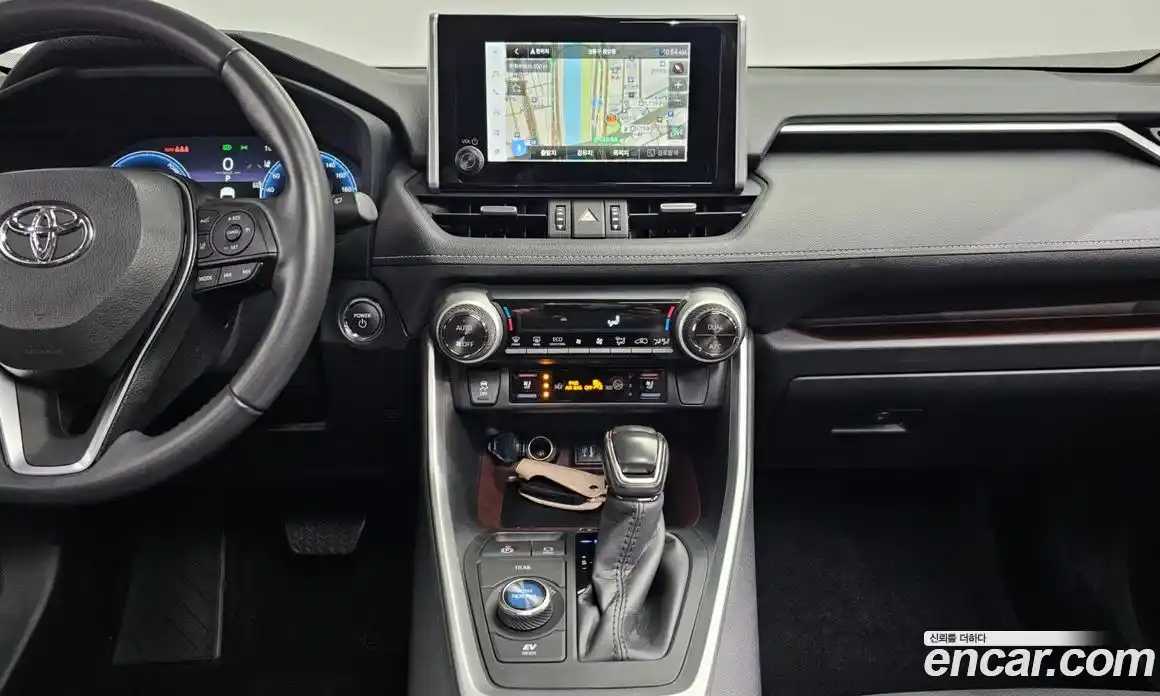 Toyota RAV4 2023 2.5 Автомат в Москве № 170218, фото 15