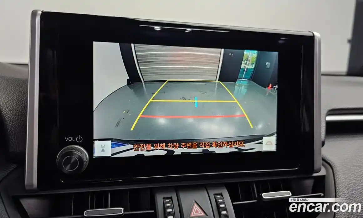 Toyota RAV4 2023 2.5 Автомат в Москве № 170218, фото 3