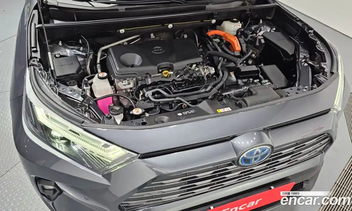 Toyota RAV4 2023 2.5 Автомат в Москве № 170218, фото 8