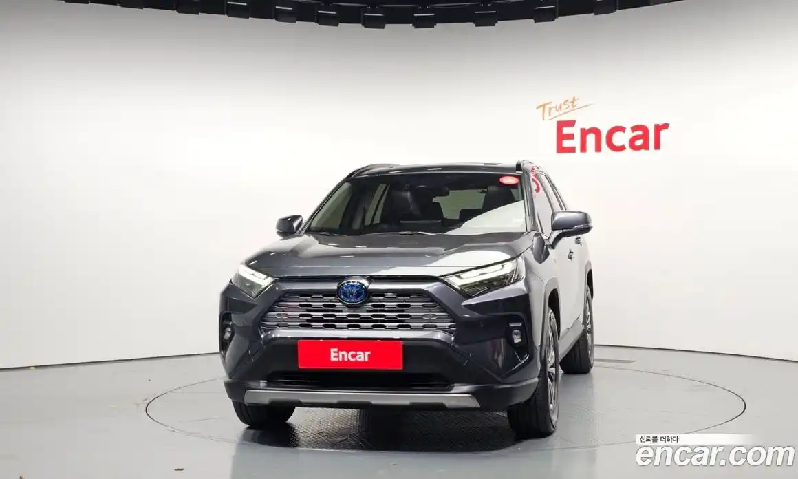 Toyota RAV4 2023 2.5 Автомат в Москве № 170218, фото 10