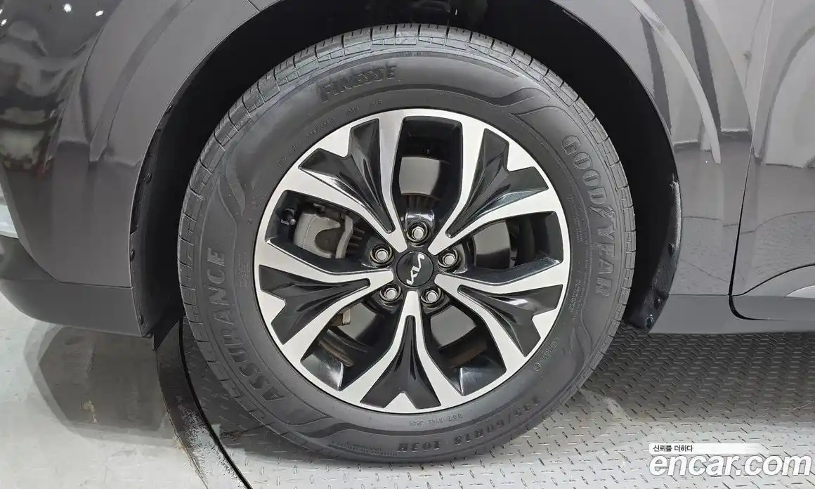 Kia Canival 2023 3.5 Автомат в Москве № 17574, фото 12