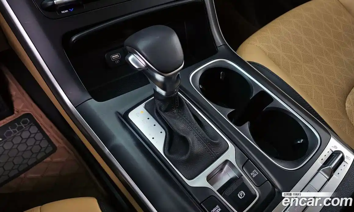 Kia Canival 2023 3.5 Автомат в Москве № 17574, фото 20