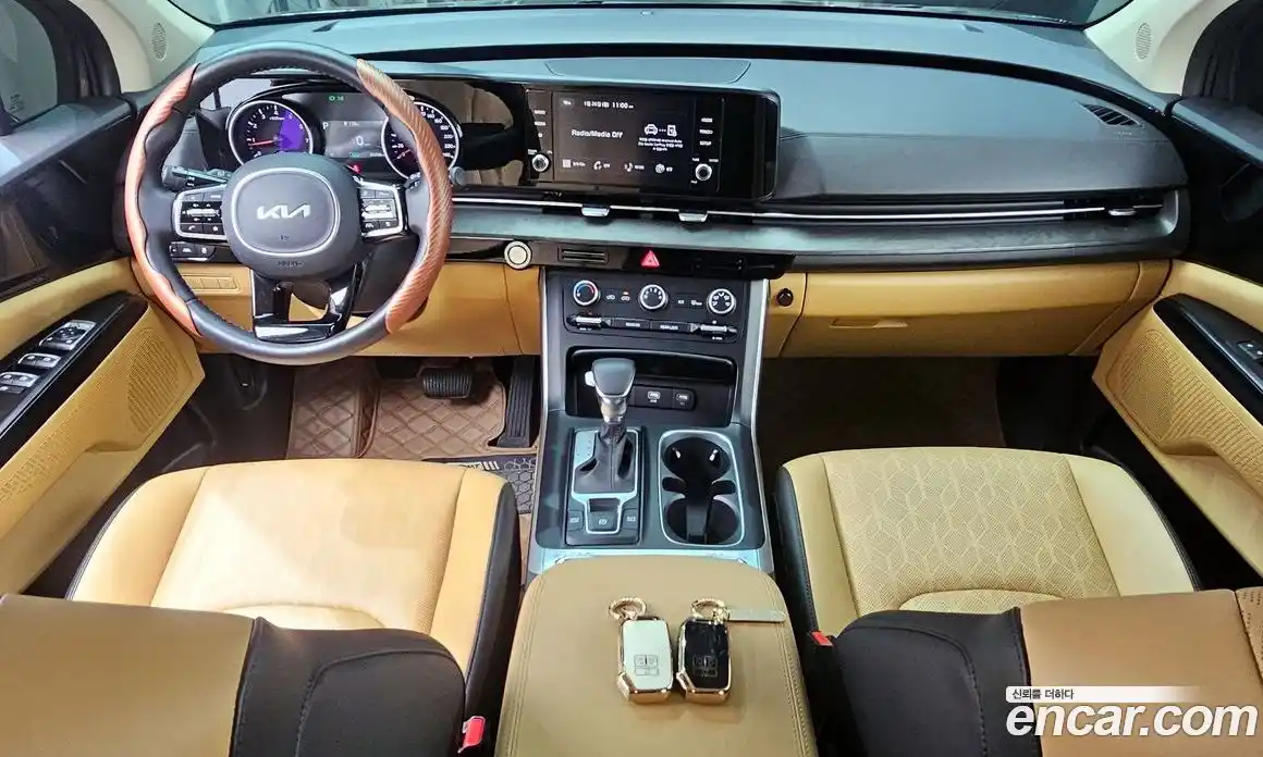 Kia Canival 2023 3.5 Автомат в Москве № 17574, фото 3