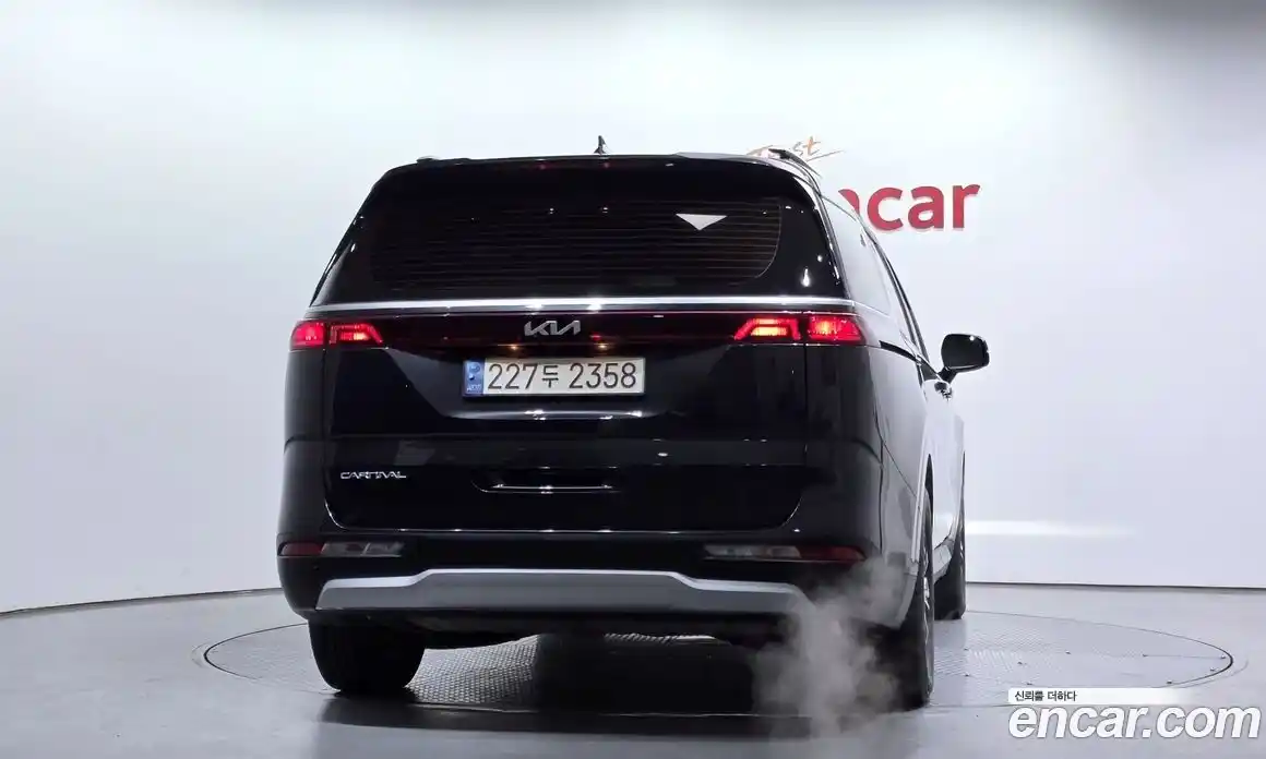 Kia Canival 2023 3.5 Автомат в Москве № 17574, фото 10