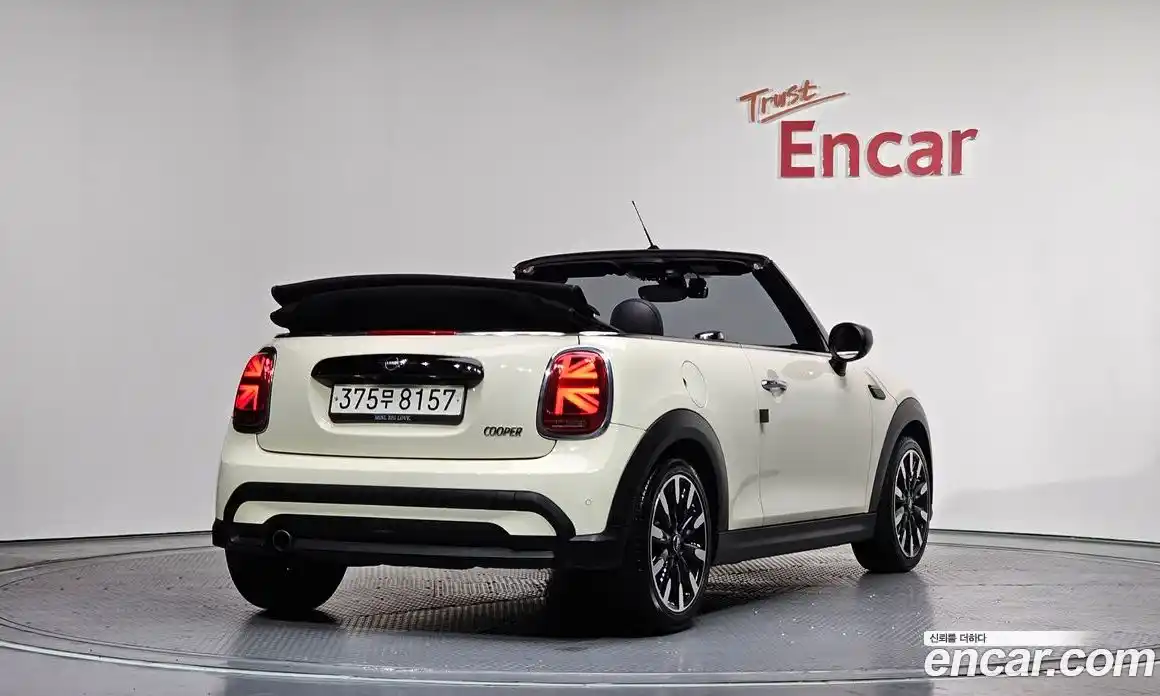 Mini Cooper Convertible 2022 1.5 Автомат в Москве № 189845, фото 2