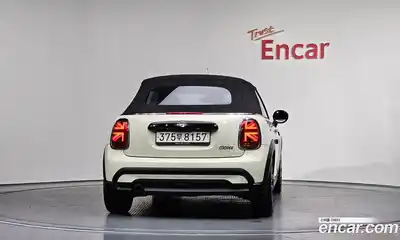 Mini Cooper Convertible 2022 1.5 Автомат в Москве № 189845, миниатюра 4