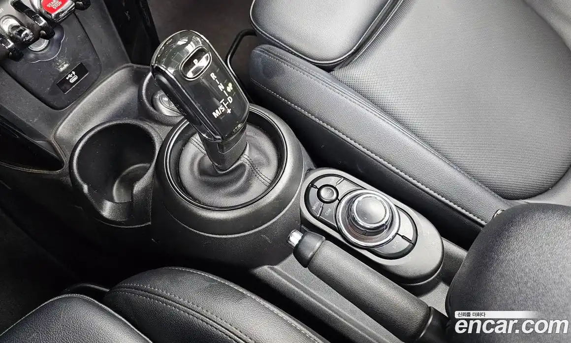 Mini Cooper Convertible 2022 1.5 Автомат в Москве № 189845, фото 9