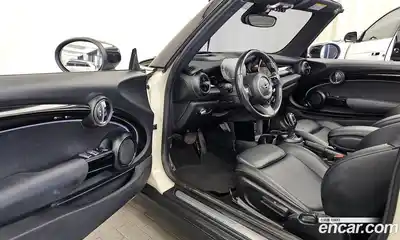 Mini Cooper Convertible 2022 1.5 Автомат в Москве № 189845, миниатюра 10