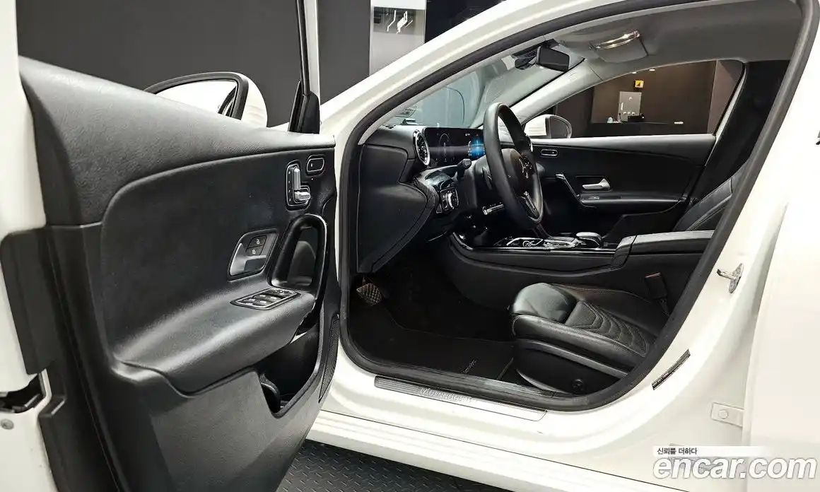 Mercedes-Benz A-Class 2020 2.0 Автомат в Москве № 194257, фото 17