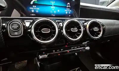 Mercedes-Benz A-Class 2020 2.0 Автомат в Москве № 194257, миниатюра 2