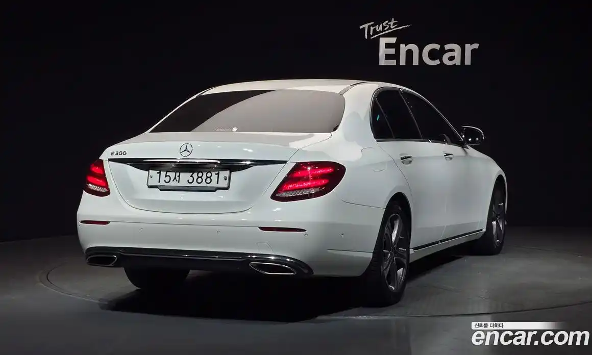 Mercedes-Benz E-Class 2019 2.0 Автомат в Москве № 194942, фото 3