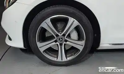 Mercedes-Benz E-Class 2019 2.0 Автомат в Москве № 194942, миниатюра 4