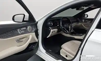 Mercedes-Benz E-Class, 2022