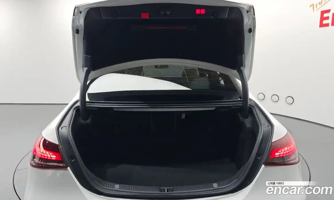 Mercedes-Benz E-Class 2022 2.0 Автомат в Москве № 195120, фото 17