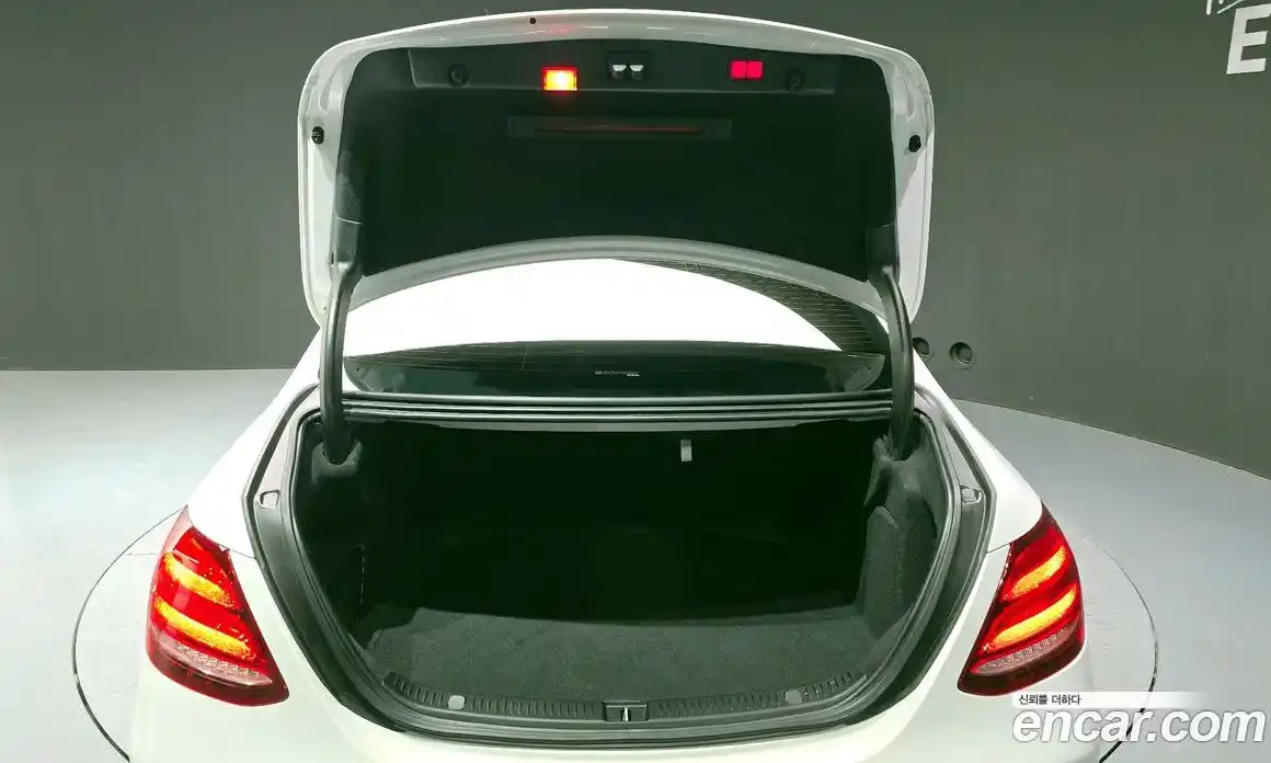 Mercedes-Benz E-Class 2017 1.9 Автомат в Москве № 195405, фото 20