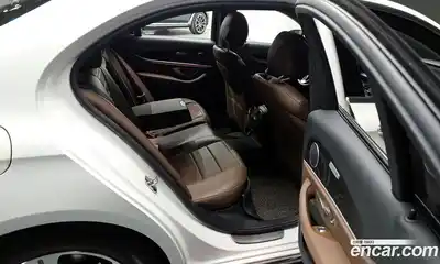 Mercedes-Benz E-Class 2017 1.9 Автомат в Москве № 195405, миниатюра 3