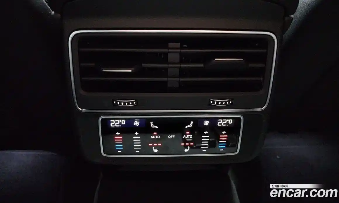 Audi Q8 2023 3.0 Автомат в Москве № 196054, фото 17